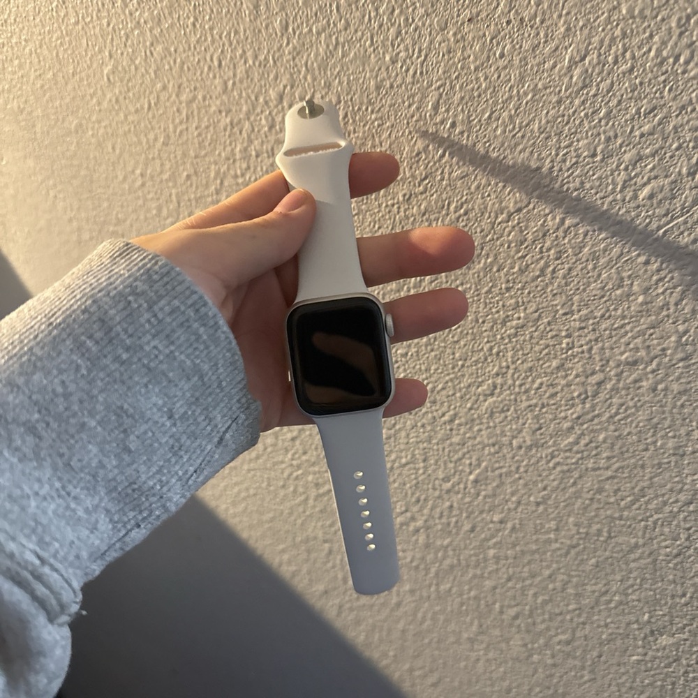 Series 4 silver Apple Watch!